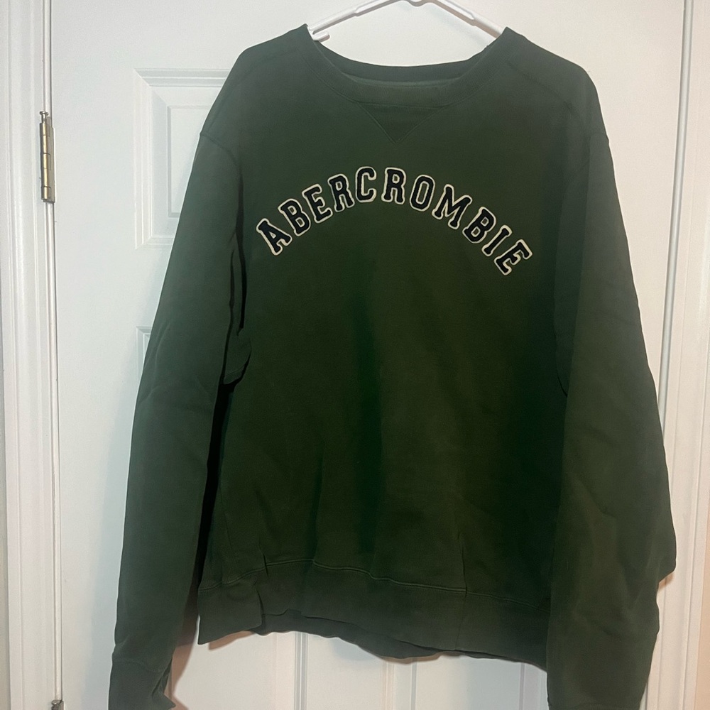 XL Abercrombie sweat shirt! Very thick, very warm…